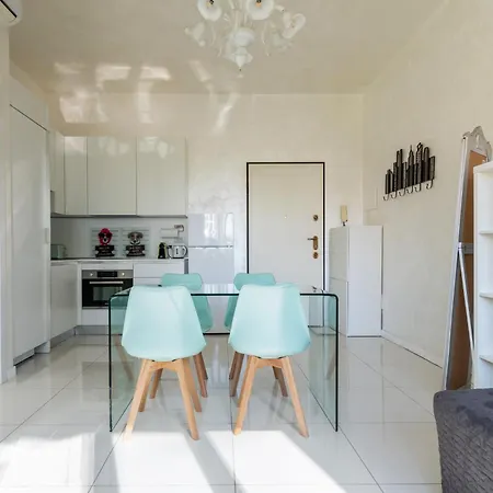 Designer House In Repubblica Mediolan